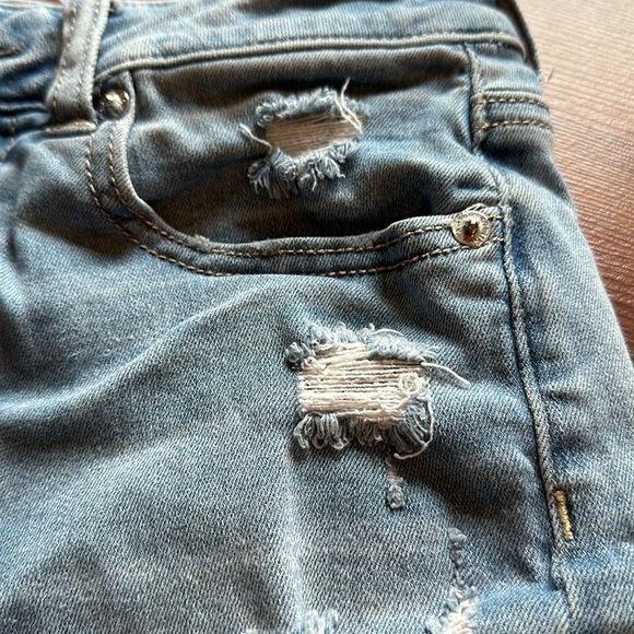 American Eagle Cropped Booty Shorts Size 2-Light Blue Denim - Picture 5 of 12